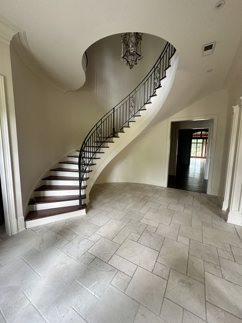 Foyer & Staircase
